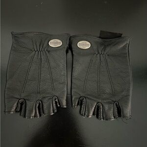 Women’s Harley Davidson fingerless leather gloves